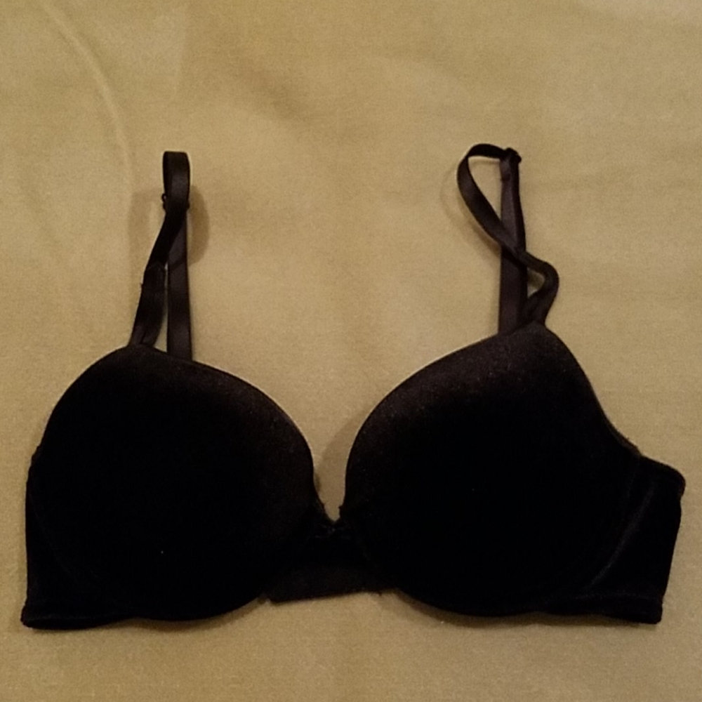 Intimates - Victoria's Secret Velvet Miracle Bra